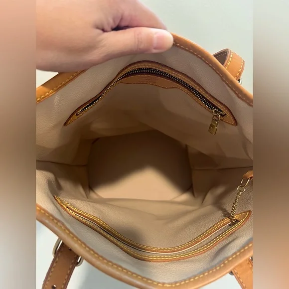 Louis Vuitton Bucket GM Monogram - Picture 10 of 16
